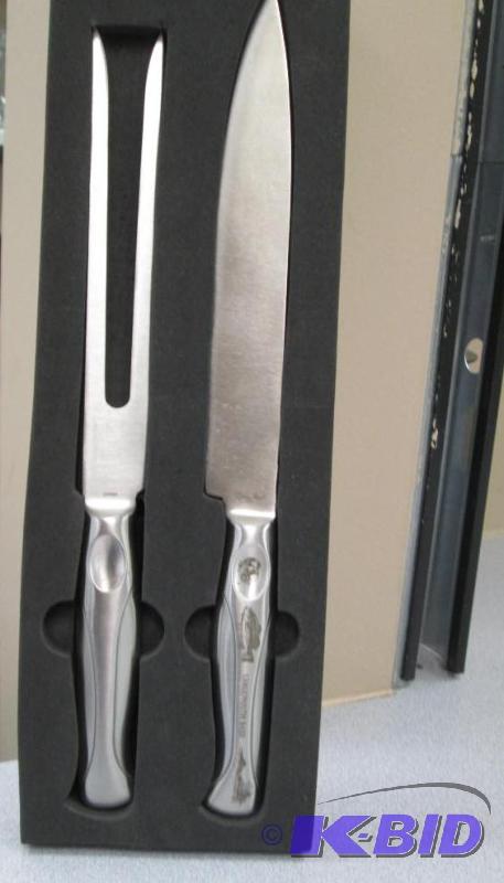lot 21 image: North American Fishing Club Carving set Pictu...