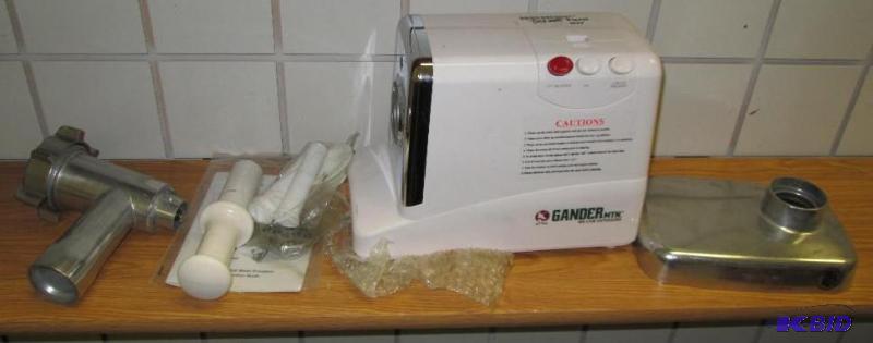 lot 213 image: USED Gander MTN Model 10493092 Professional m...