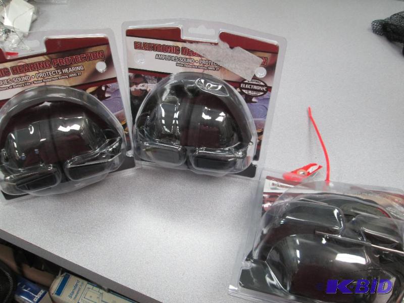 lot 223 image: Qty 3 Electronic hearing protection...