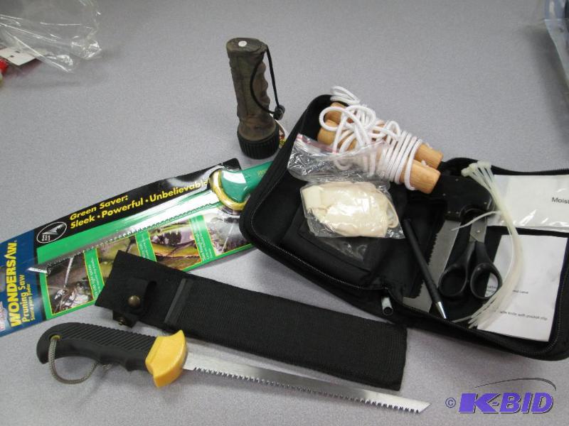 lot 252 image: Wonder saw pruning saw, Flashlight, and Game ...