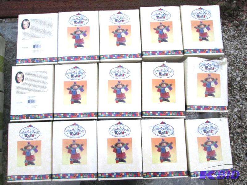 lot 274 image: Lot of 15 Gardening Friends figures B...