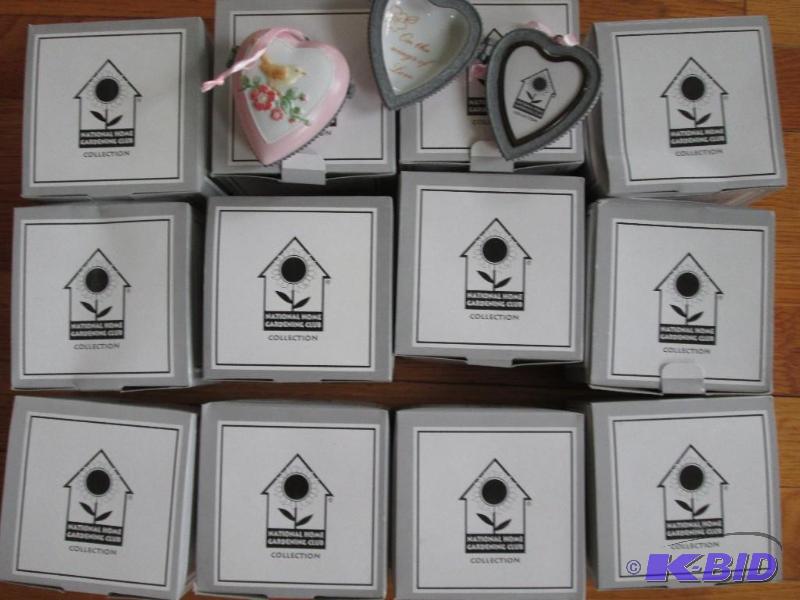 lot 299 image: Lot of 12National Home Gardening Club heart s...