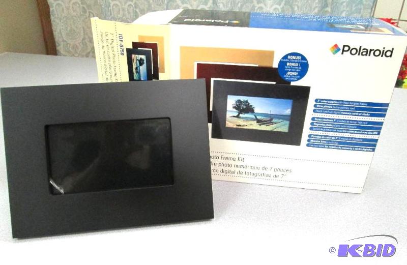 lot 73 image: Polaroid 7 digital Photo frame kit...