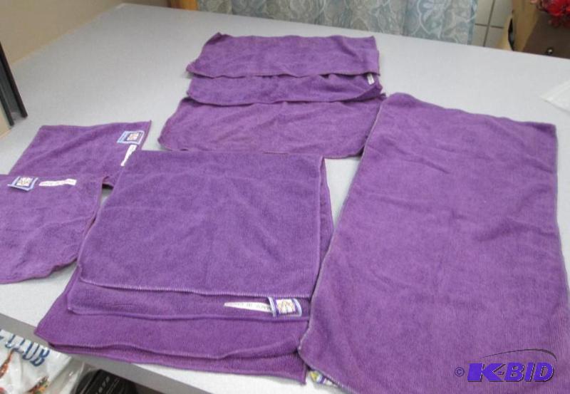 lot 9 image: Qty 8 New Microfiber cloths various sizes...