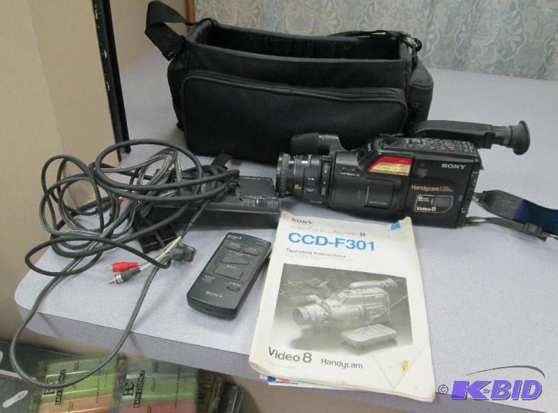 lot 93 image: USED Sony Camera recorder 8 CCD-F301 case inc...