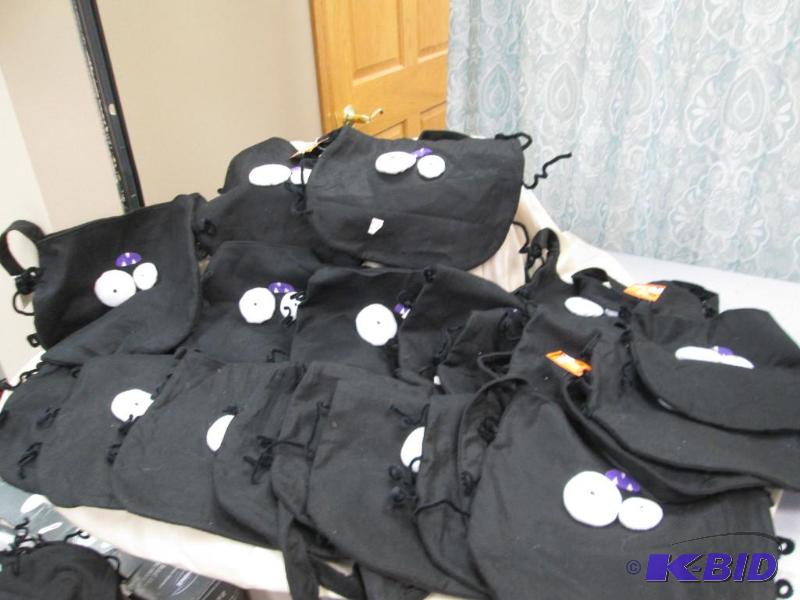 Qty 20 Halloween small treat bags has a monst...