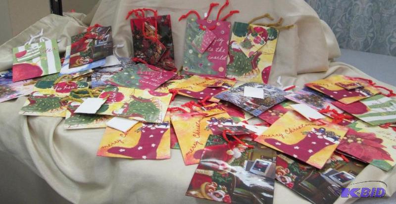 Qty 30 Assortment of Small Christmas bags...