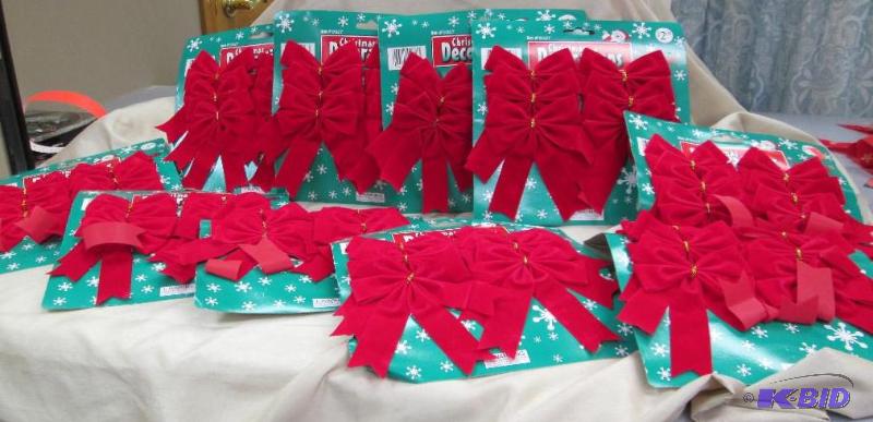 Qty 10 Christmas decorations bows...