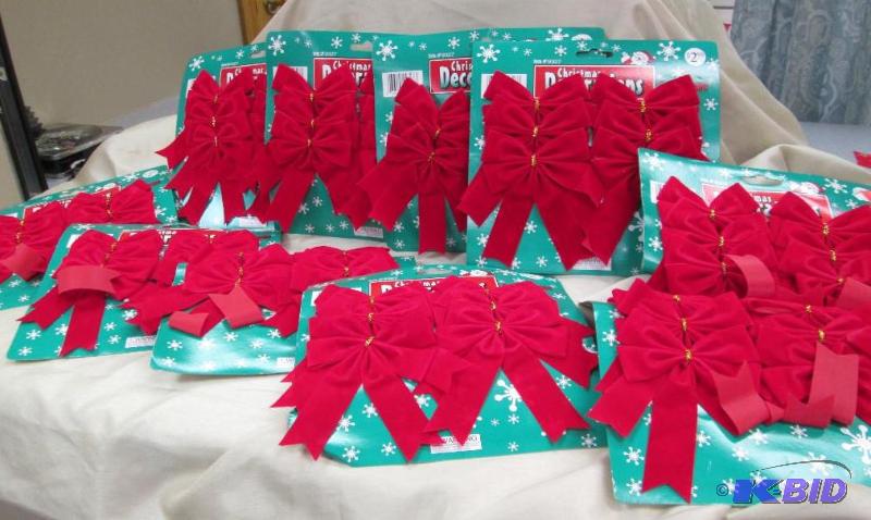Qty 10 Christmas decorations bows...