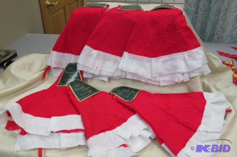 Qty 6 30in Tree skirt red and white...