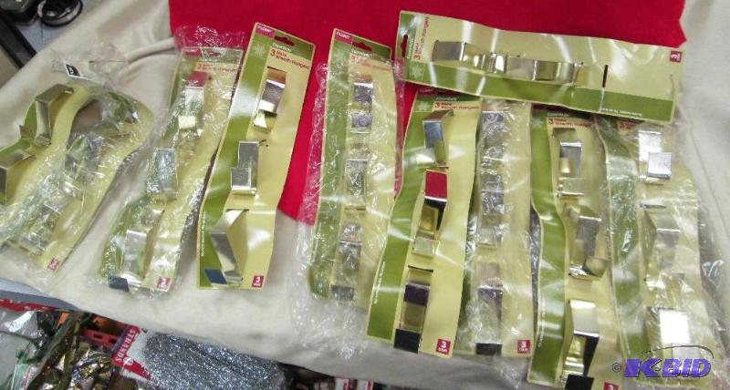 Qty 10 Flomo 3 metal wreath hangers...