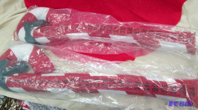 Qty 2 Candy canes that you can keep track of ...