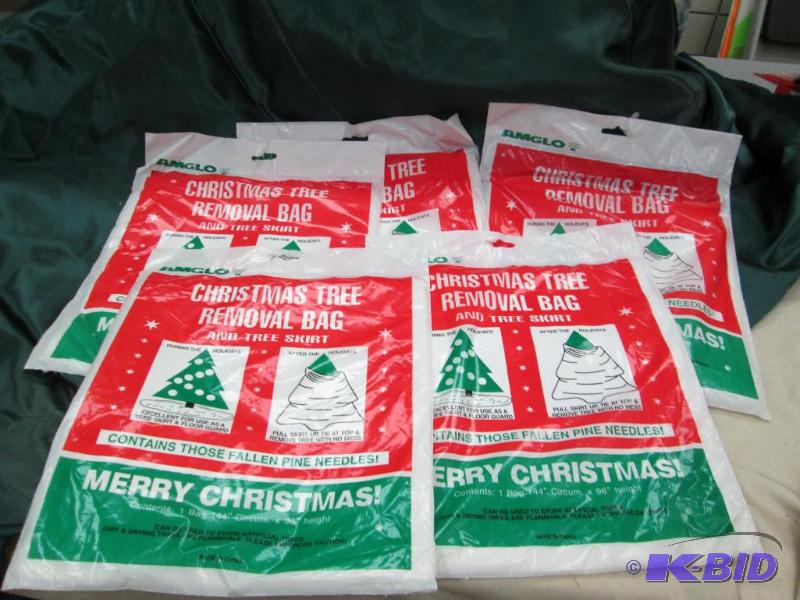 Qty 5 Christmas tree removal bag and tree ski...