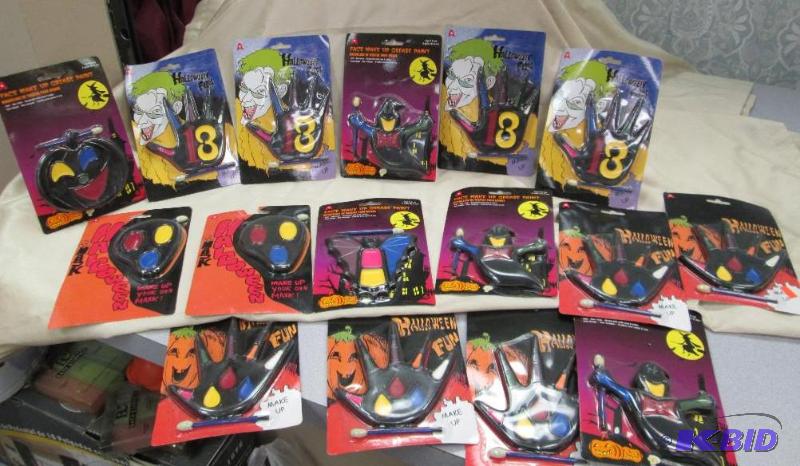 Qty 16 Halloween different kinds of make up...