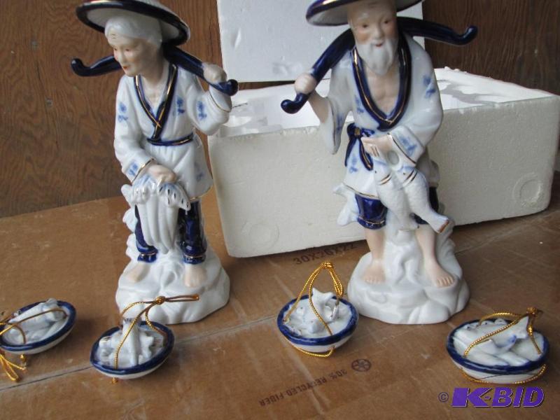 lot 101 image: sparty and sparyl glass figures with 4 hangin...