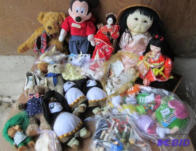 lot 130 image: large lot of toys, figures, dolls, and collec...