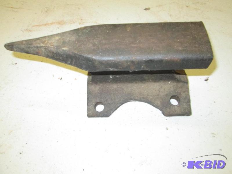 lot 81 image: iron anvil...