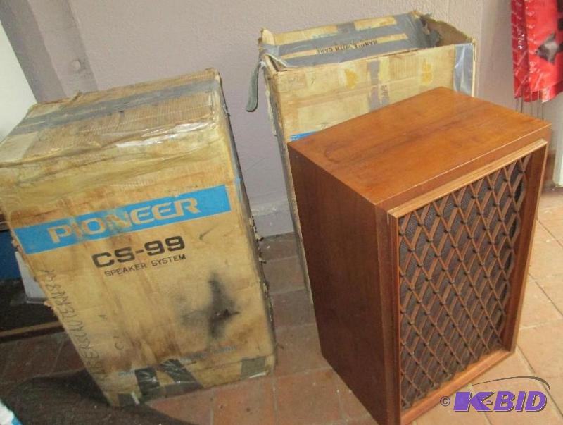 lot 83 image: Pair of Vintage Pioneer CS-99 speakers in exc...