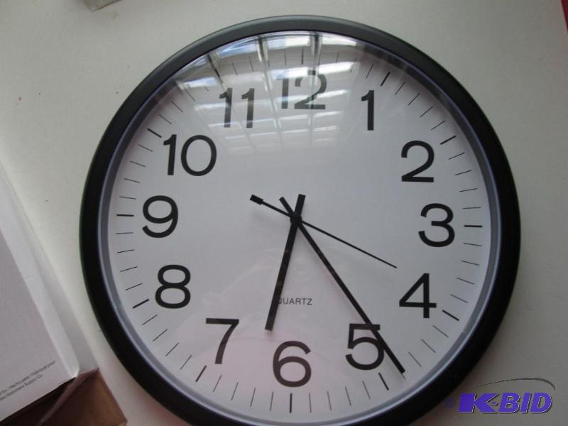 Universal wall clock...