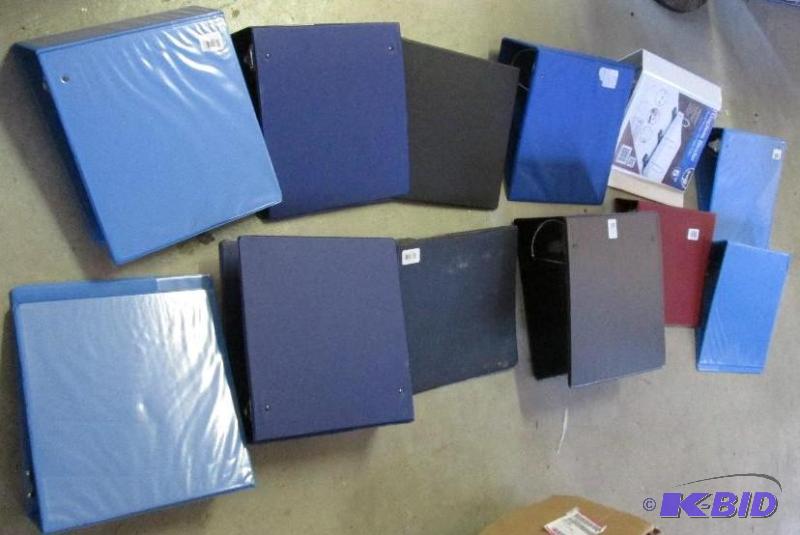 large lot of mixed 3-ring-binders...
