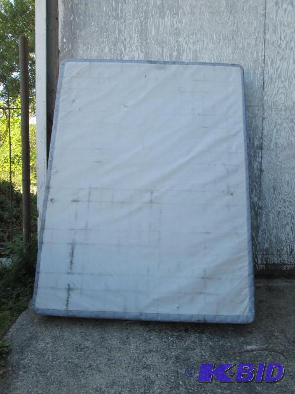 serta queen size box spring, new, slightly sc...