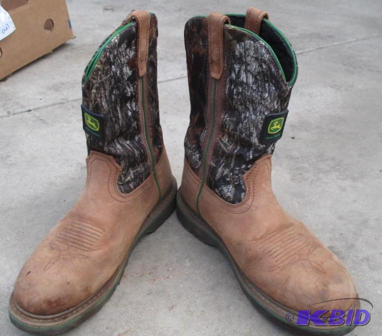 john deere boots size US mens 10M shows some...