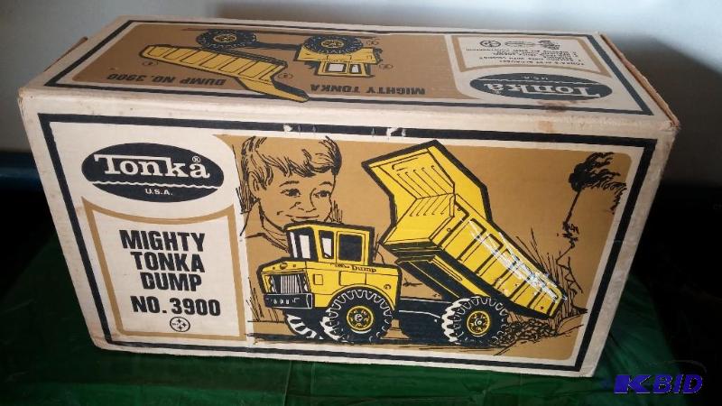 VINTAGE STILL IN BOX 3900 Might Tonka Dump Tr...