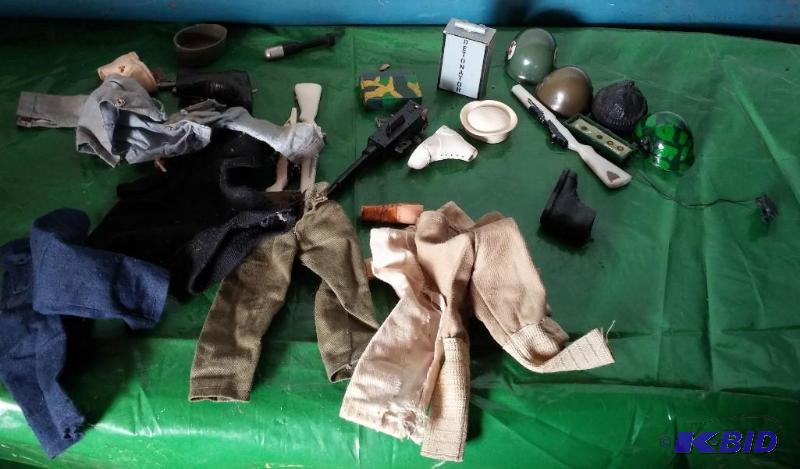 LARGE LOT of 1964 GI JOE clothing and accesso...