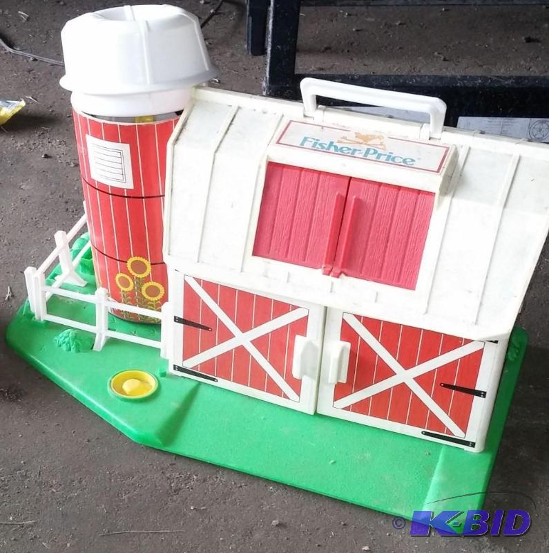 Fisher Price Farm Set--Has most parts, missin...