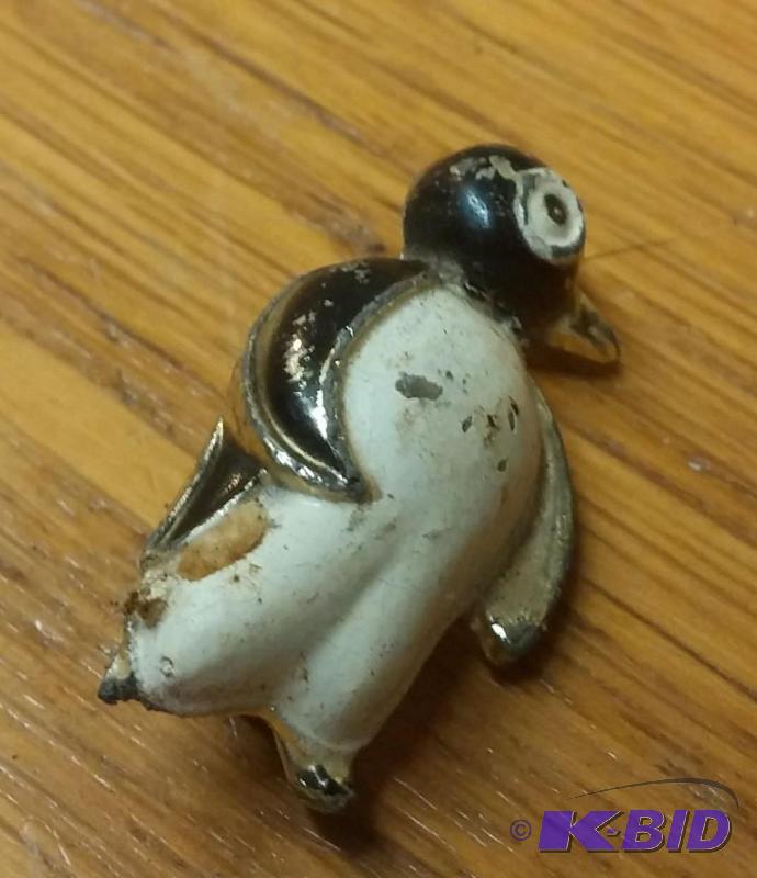 Vintage Penguin Brooch...