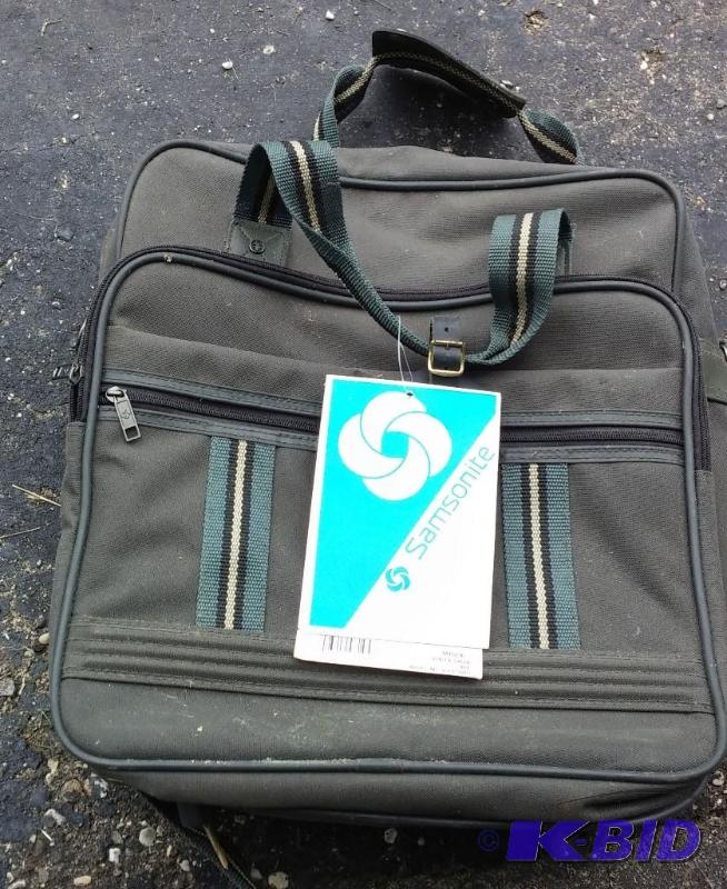 Suitcase tote of records...