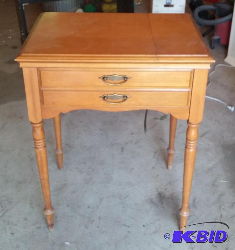 Singer Sewing Machine wood case...