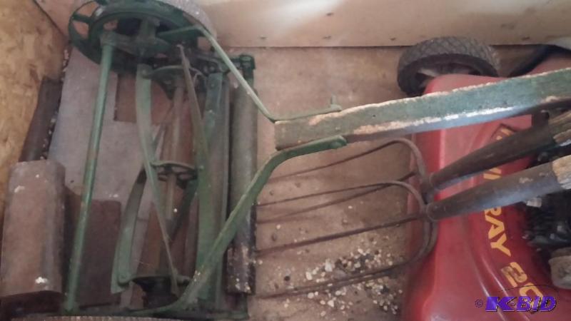 Vintage Push mower-Perfect shape...