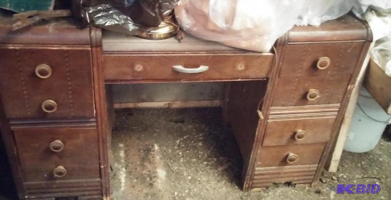 Vintage Wooden Vanity...