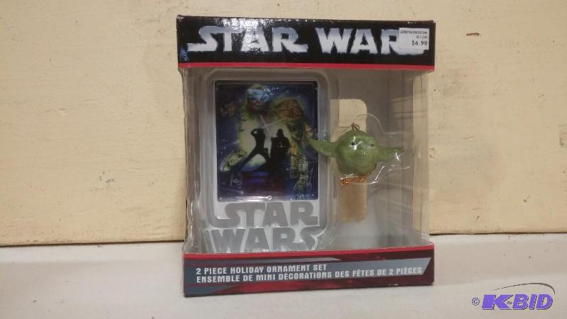 STAR WARS YODA 2 PIECE HOLIDAY ORNAMENT NEVER...