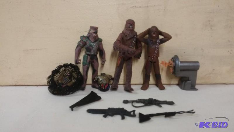 LOT OF 3 LOOSE FIGURES CHEWBACCA...