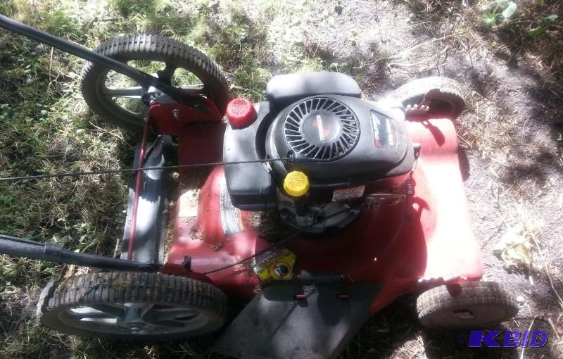 lot 11 image: Red Lion model RJSE-60 sprinkler pump...
