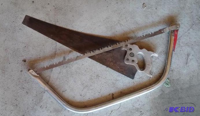 lot 26 image: Set of 2 hand saws...