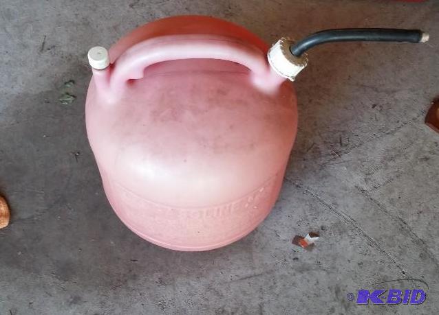 lot 28 image: 5 gal Gas can...