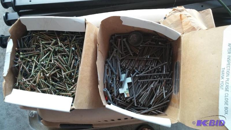 lot 34 image: Large lot of screws...