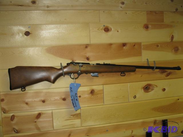 lot 19 image: Marlin Glenfield 25 bolt action rifle SN 701...