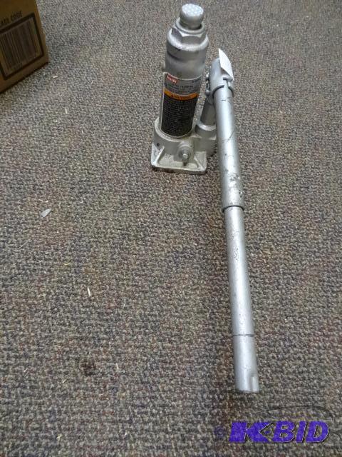 lot 112 image: USED 2 Ton Bottle Jack with Handle (Silver) T...