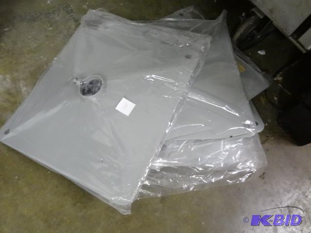 lot 122 image: Qty 5 NEW Tommy Docks MudMuck Plates  Footp...