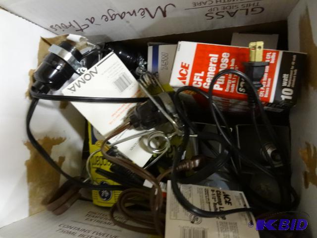lot 172 image: NEW LARGE ELECTRICAL LOT incl. Clamp Light Fi...