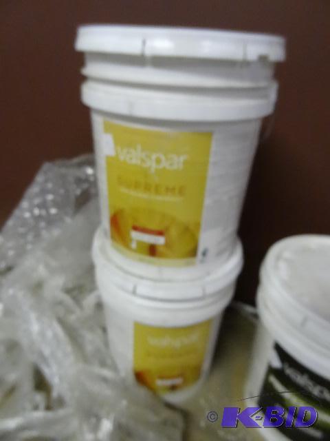 lot 18 image: Qty 2 NEW 5 Gal Pails Valspar Supreme Interio...