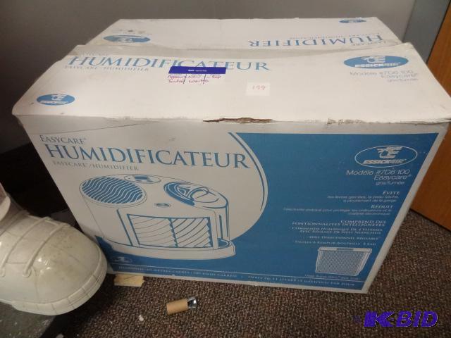 lot 199 image: Appears NEW in Box. Essick Model 7D6100 Easyc...