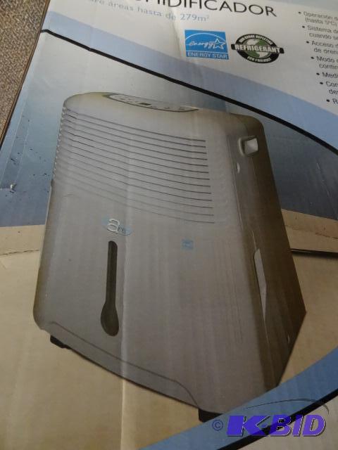 lot 203 image: USED PerfectAire 31 Pint DeHumidifier. Tested...
