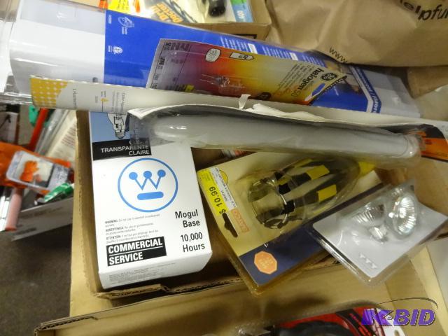 lot 224 image: NEW Lighting LOT incl. Flourescent Under Cabi...