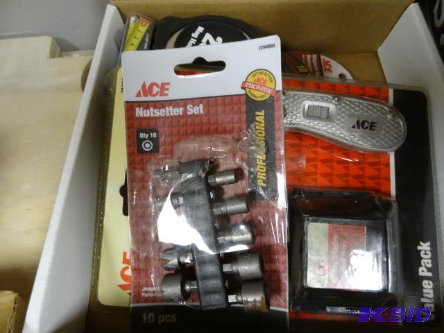 lot 226 image: NEW Tool LOT incl. ACE Folding Utility Knife ...