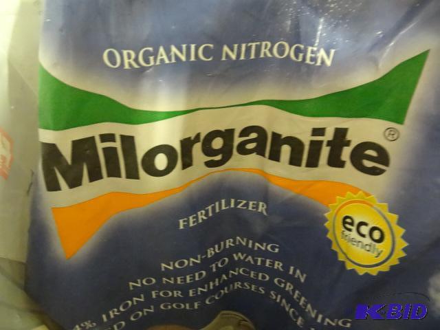 lot 29 image: Approx 35 lbs Milorganite Natural Nitrogen Fe...